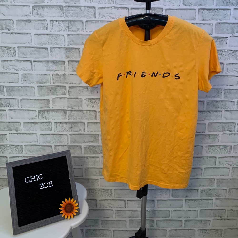 friends graphic tee